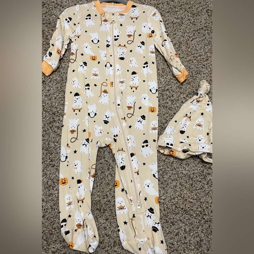 NWOT Halloween Ghost Print Footie and Hat